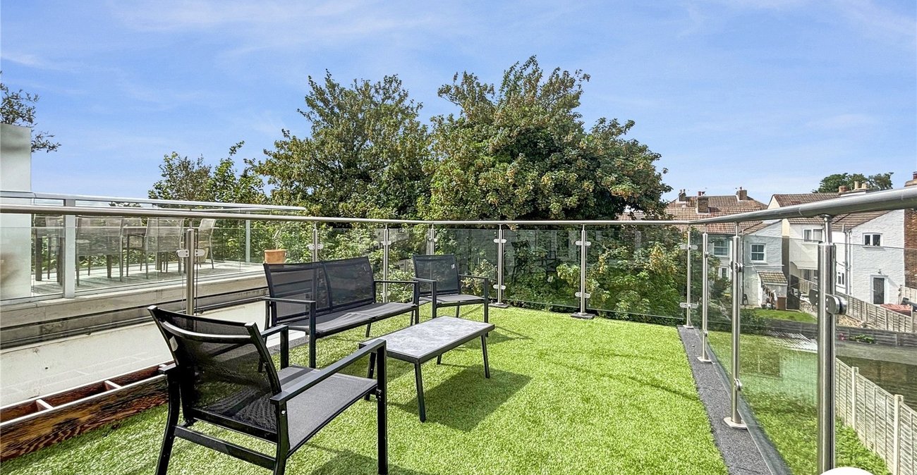 2 bedroom property to rent in Maidstone | Robinson Michael & Jackson
