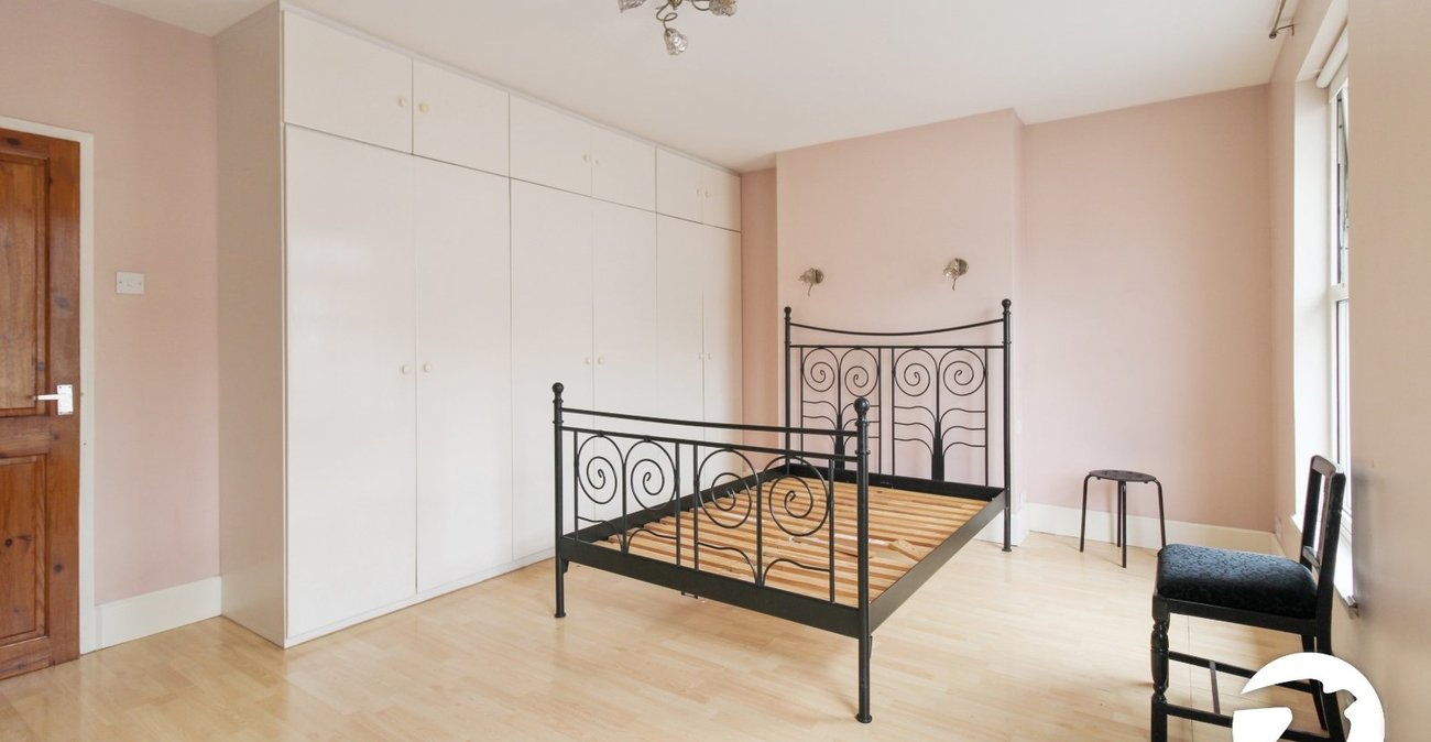 2 bedroom house to rent in Gravesend | Robinson Michael & Jackson