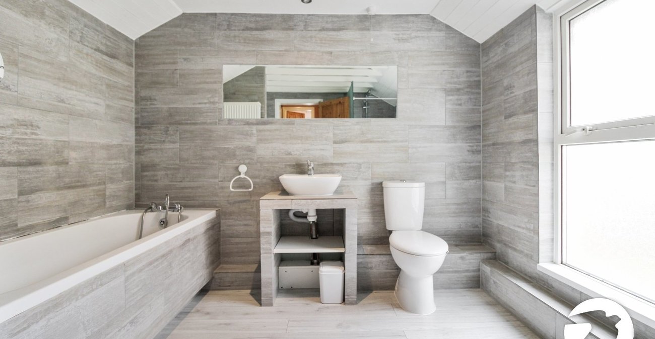 2 bedroom house to rent in Gravesend | Robinson Michael & Jackson