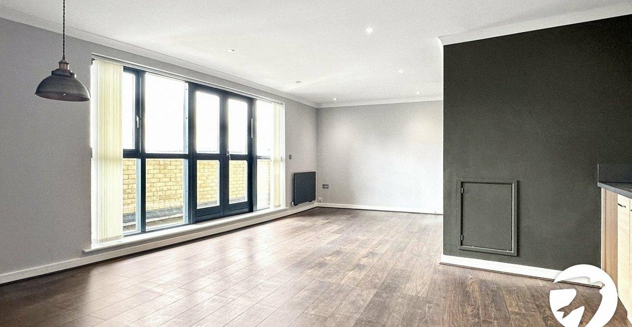 2 bedroom property to rent in Waterstone Way | Robinson Michael & Jackson