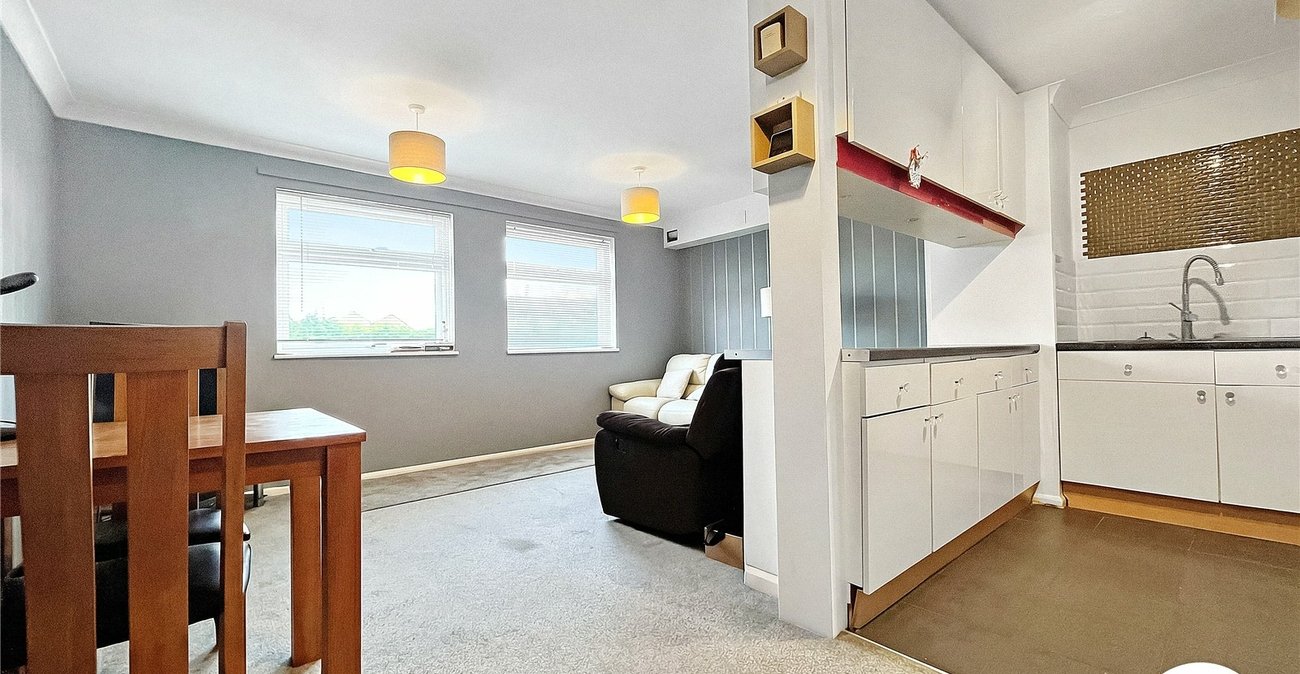 2 bedroom property to rent in Gillingham | Robinson Michael & Jackson