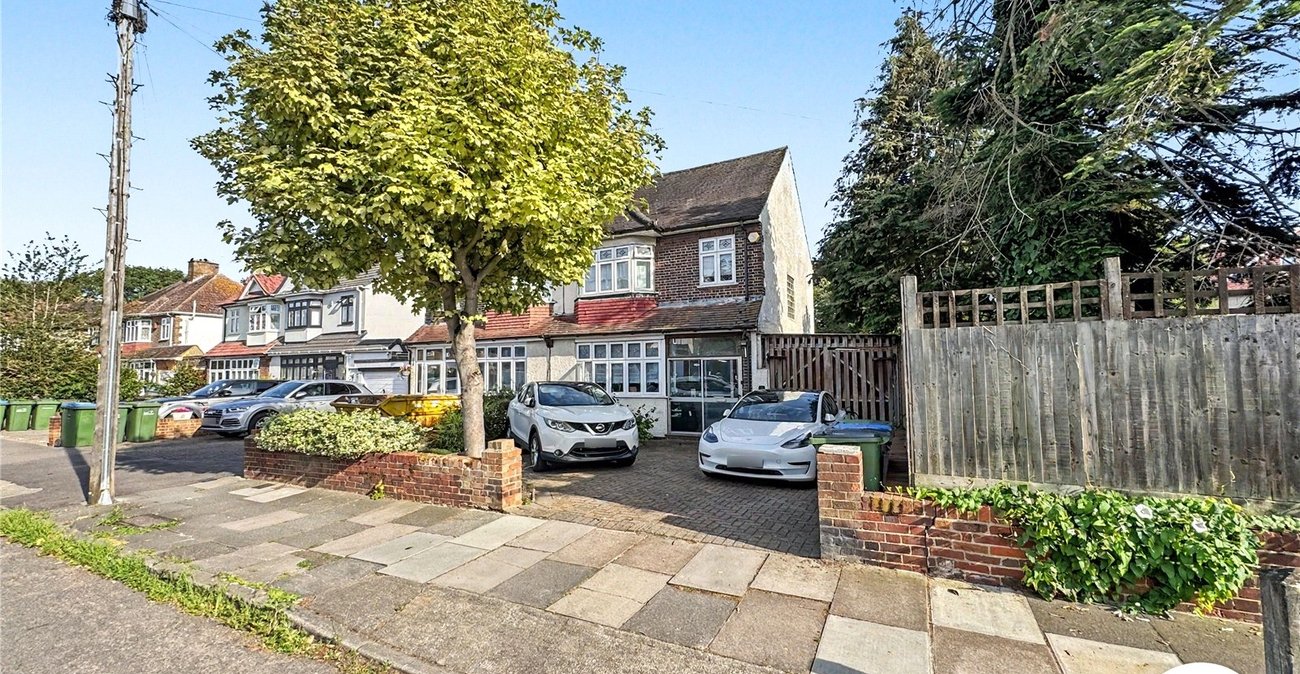 4 bedroom house to rent in Avery Hill | Robinson Jackson