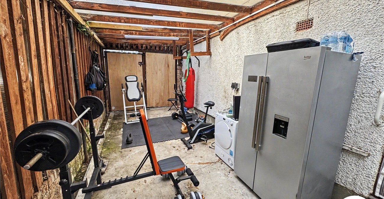 4 bedroom house to rent in Avery Hill | Robinson Jackson