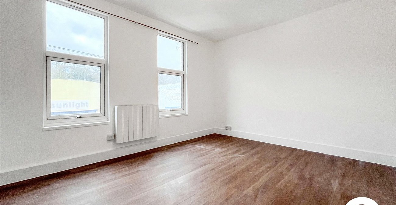 2 bedroom property to rent in Gillingham | Robinson Michael & Jackson