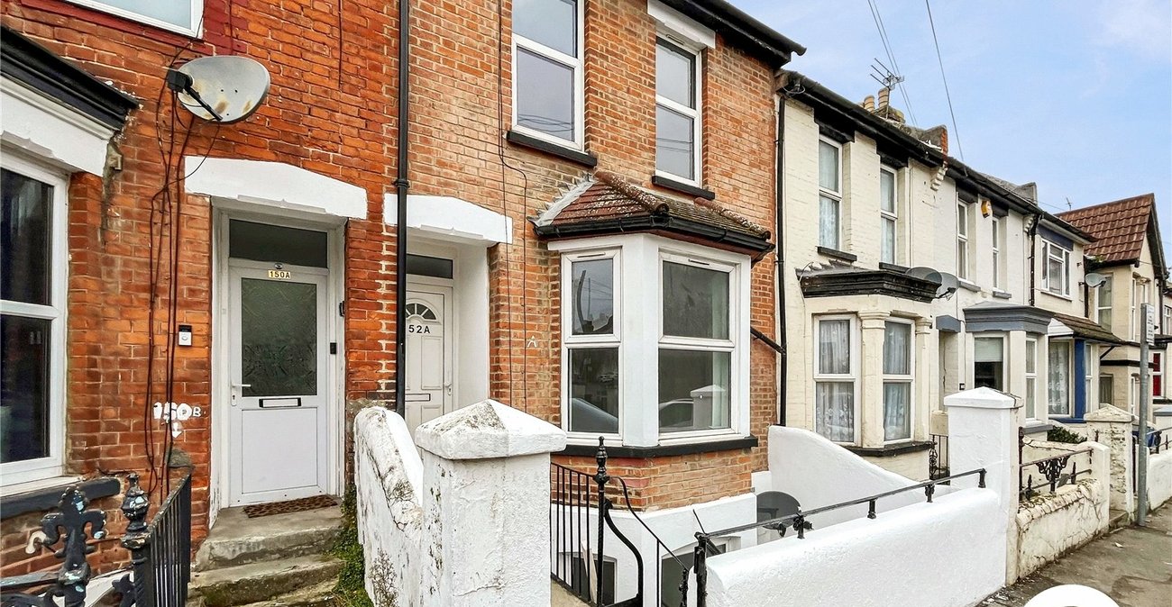 2 bedroom property to rent in Gillingham | Robinson Michael & Jackson