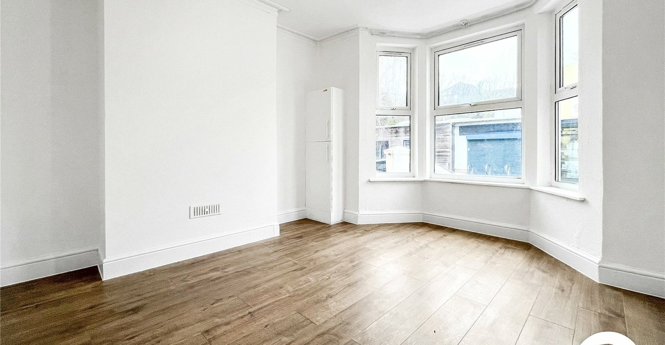 2 bedroom property to rent in Gillingham | Robinson Michael & Jackson