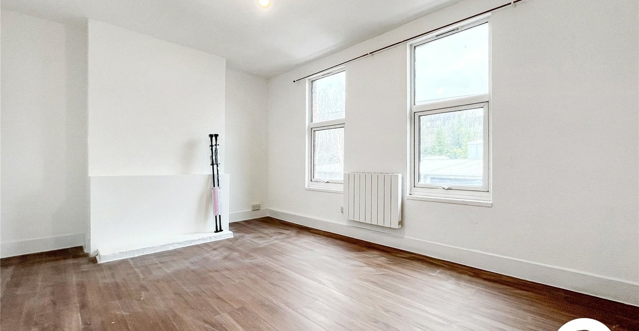 2 bedroom property to rent in Gillingham | Robinson Michael & Jackson