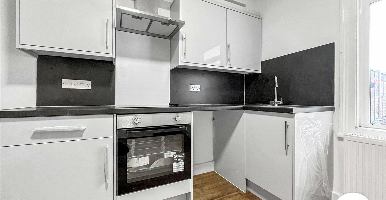 1 bedroom property to rent in Gillingham | Robinson Michael & Jackson