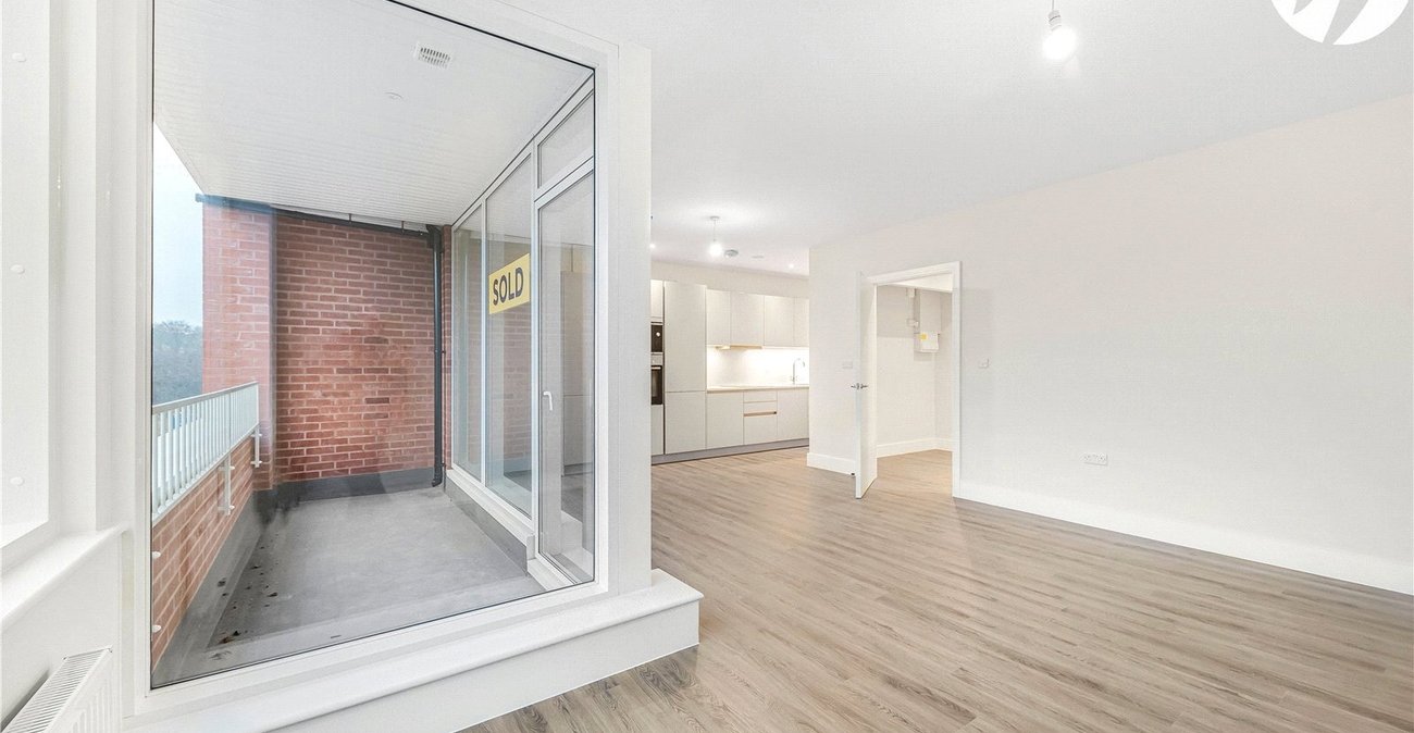 1 bedroom property to rent in 154 Crayford Road | Robinson Jackson