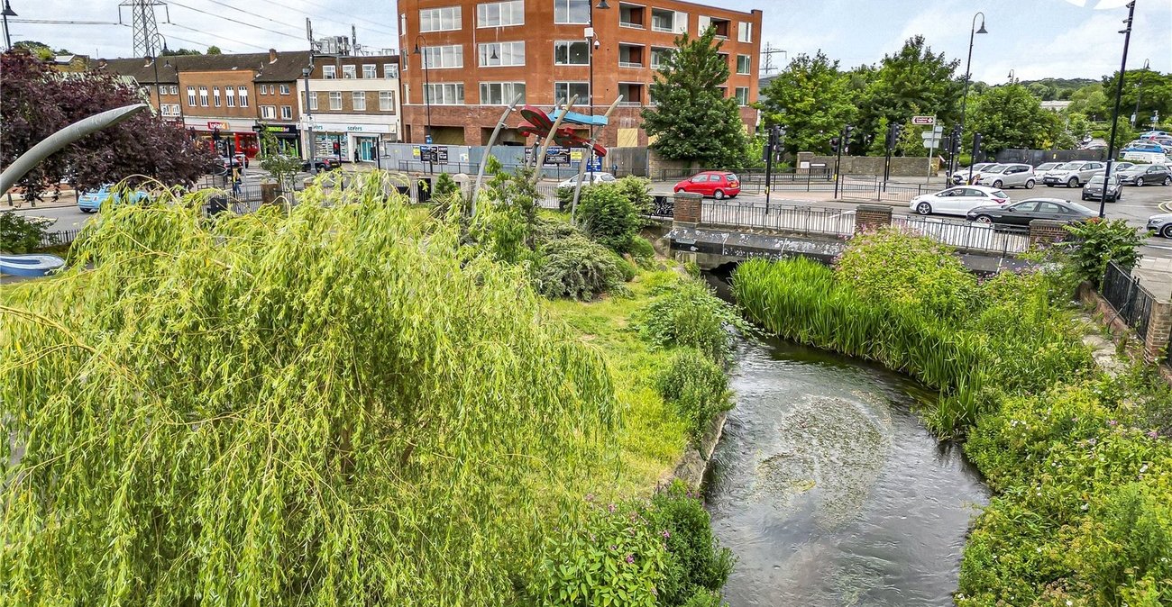 2 bedroom property to rent in 154 Crayford Road | Robinson Jackson