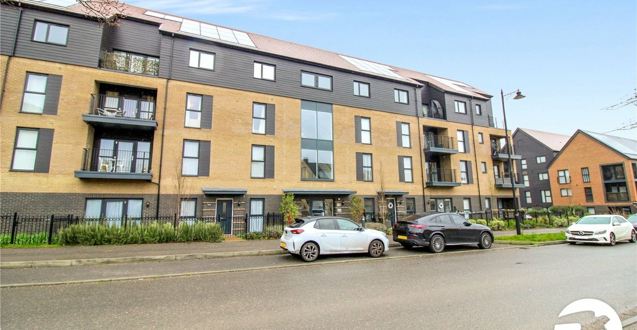 2 bedroom property to rent in Weldon | Robinson Michael & Jackson