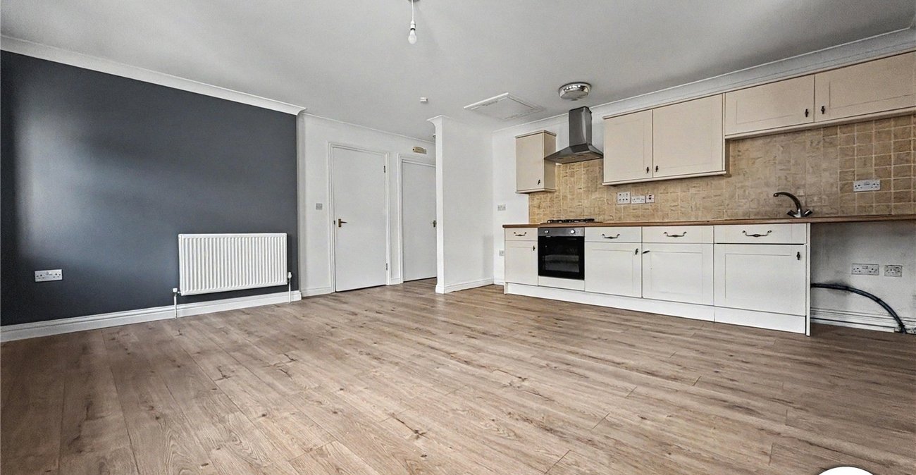 2 bedroom property to rent in Rochester | Robinson Michael & Jackson