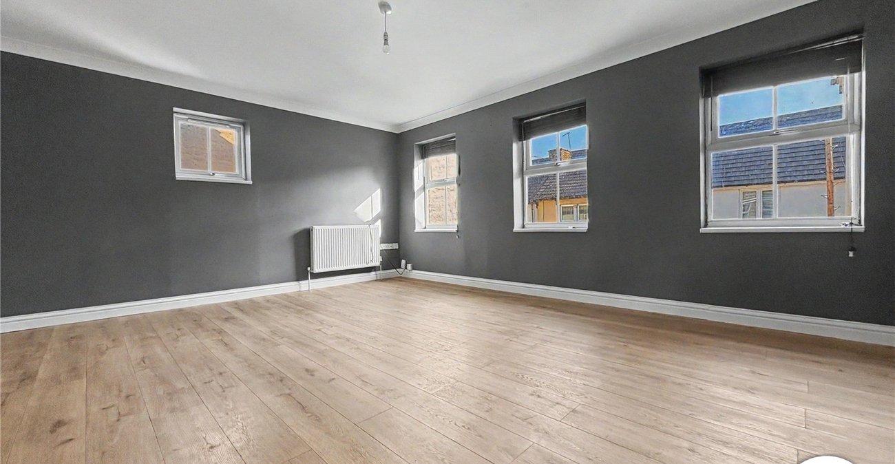 2 bedroom property to rent in Rochester | Robinson Michael & Jackson