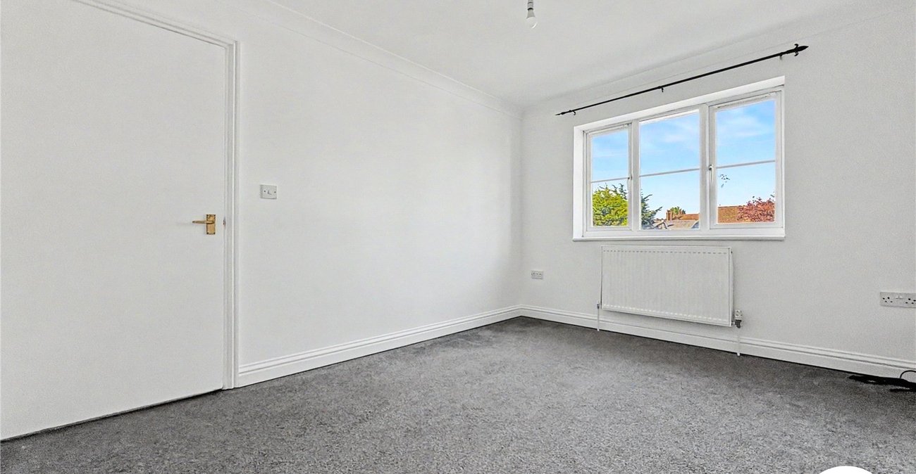 2 bedroom property to rent in Rochester | Robinson Michael & Jackson