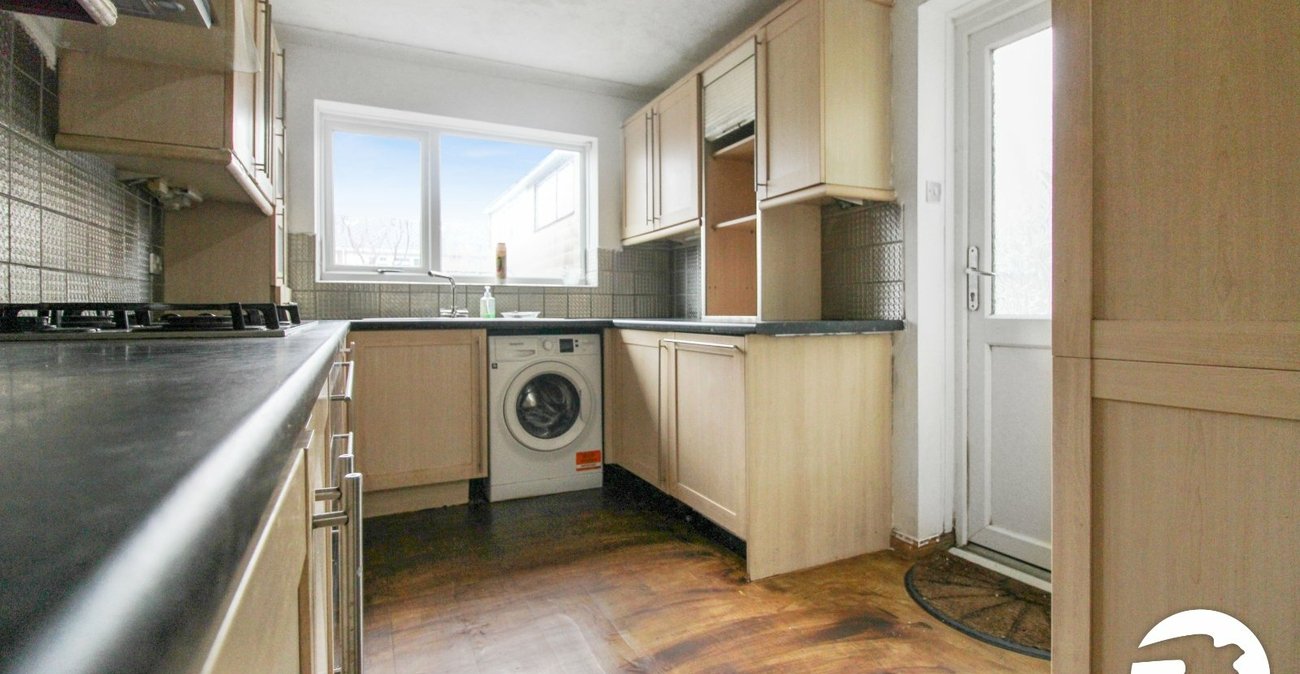 3 bedroom house to rent in Gravesend | Robinson Michael & Jackson