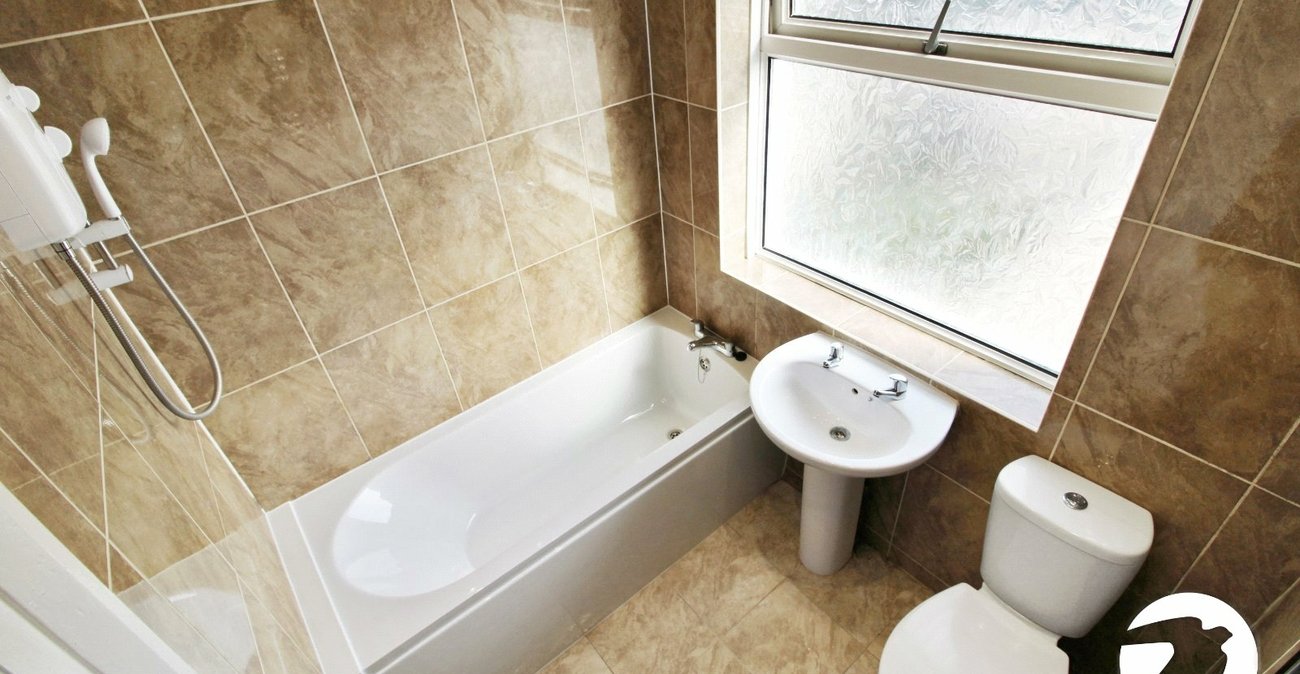 3 bedroom house to rent in Gravesend | Robinson Michael & Jackson