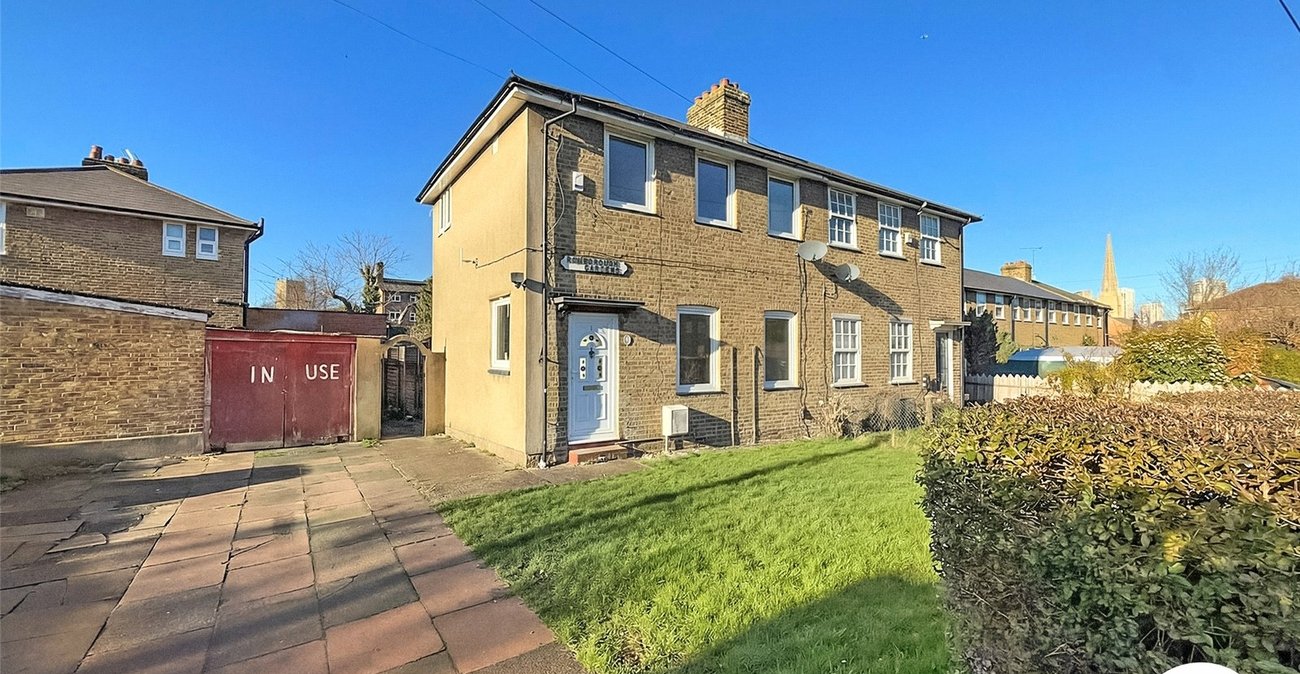 3 bedroom house to rent in Lewisham | Robinson Jackson