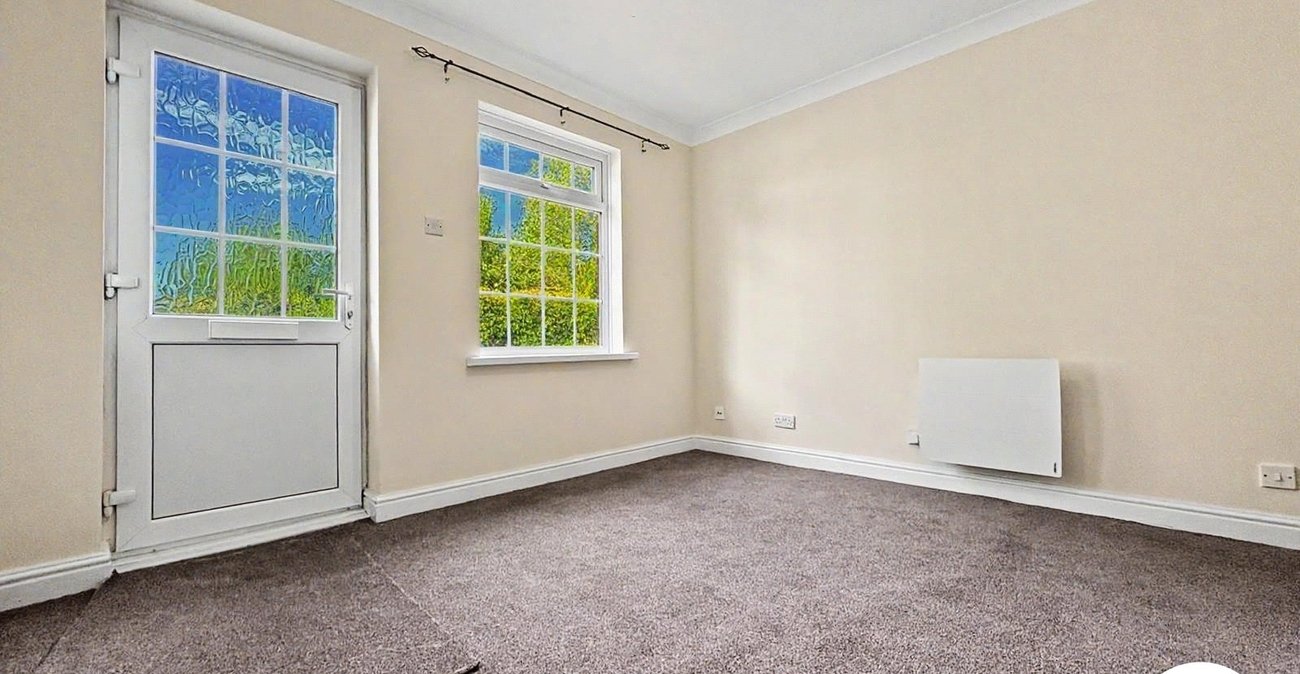 1 bedroom property to rent in East Street | Robinson Michael & Jackson