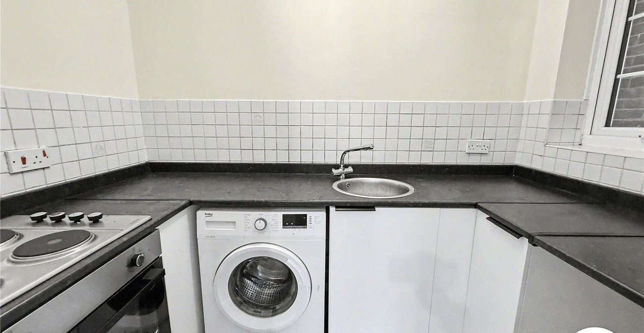 1 bedroom property to rent in East Street | Robinson Michael & Jackson