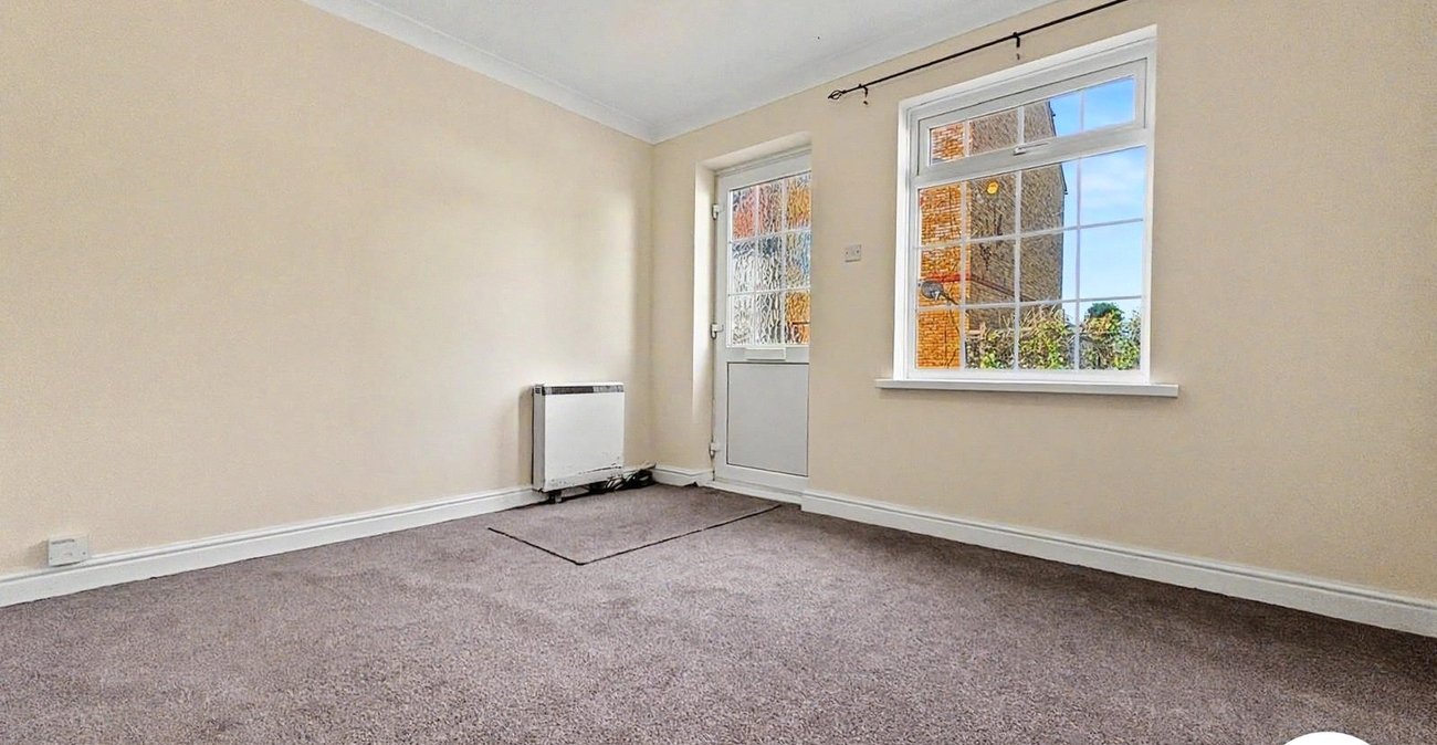 1 bedroom property to rent in East Street | Robinson Michael & Jackson