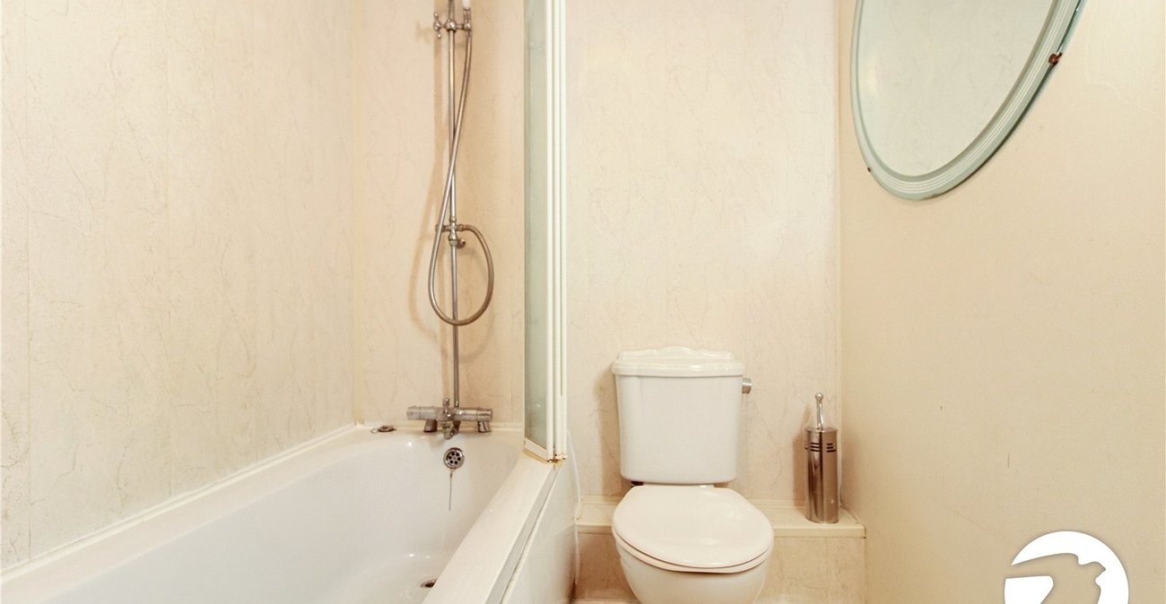 3 bedroom house to rent in Northfleet | Robinson Michael & Jackson