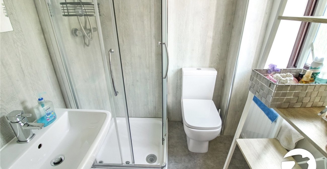 2 bedroom house to rent in Northfleet | Robinson Michael & Jackson