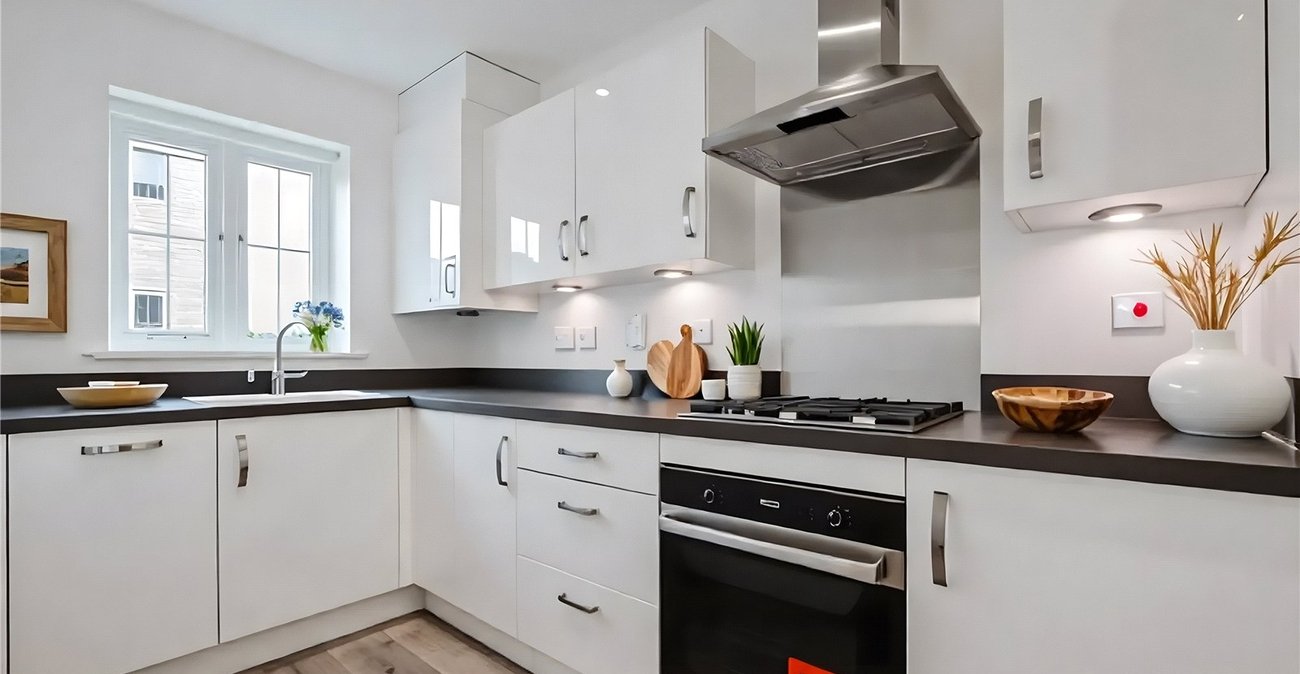 2 bedroom house to rent in Langley | Robinson Michael & Jackson