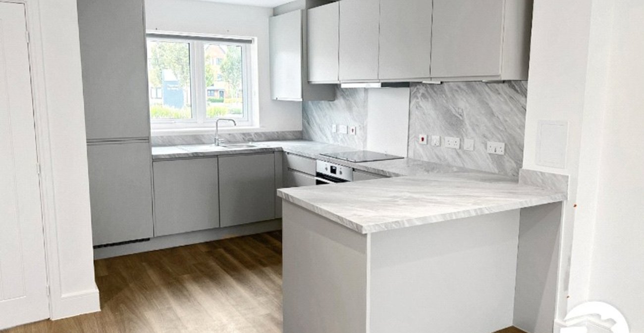 3 bedroom property to rent in Langley | Robinson Michael & Jackson
