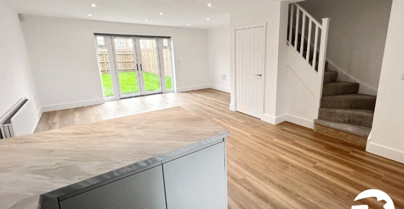 3 bedroom property to rent in Langley | Robinson Michael & Jackson