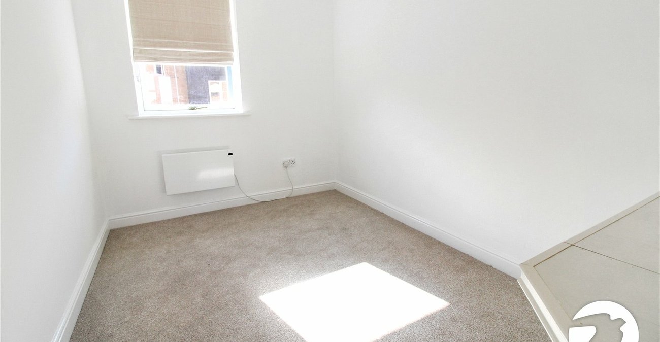 2 bedroom property to rent in West Street | Robinson Michael & Jackson