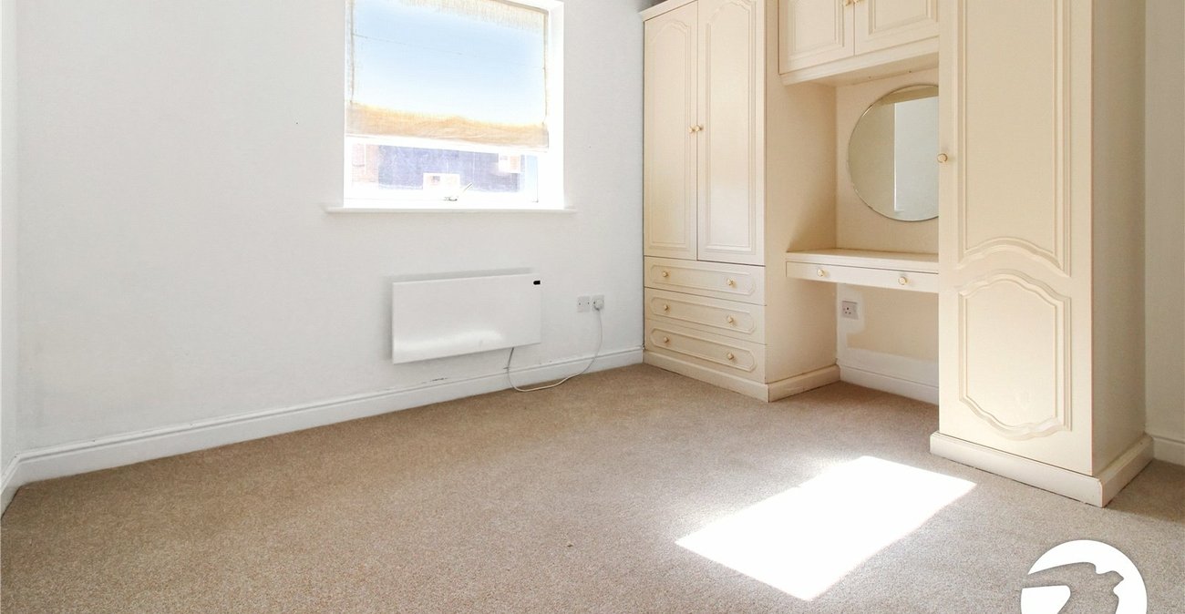 2 bedroom property to rent in West Street | Robinson Michael & Jackson