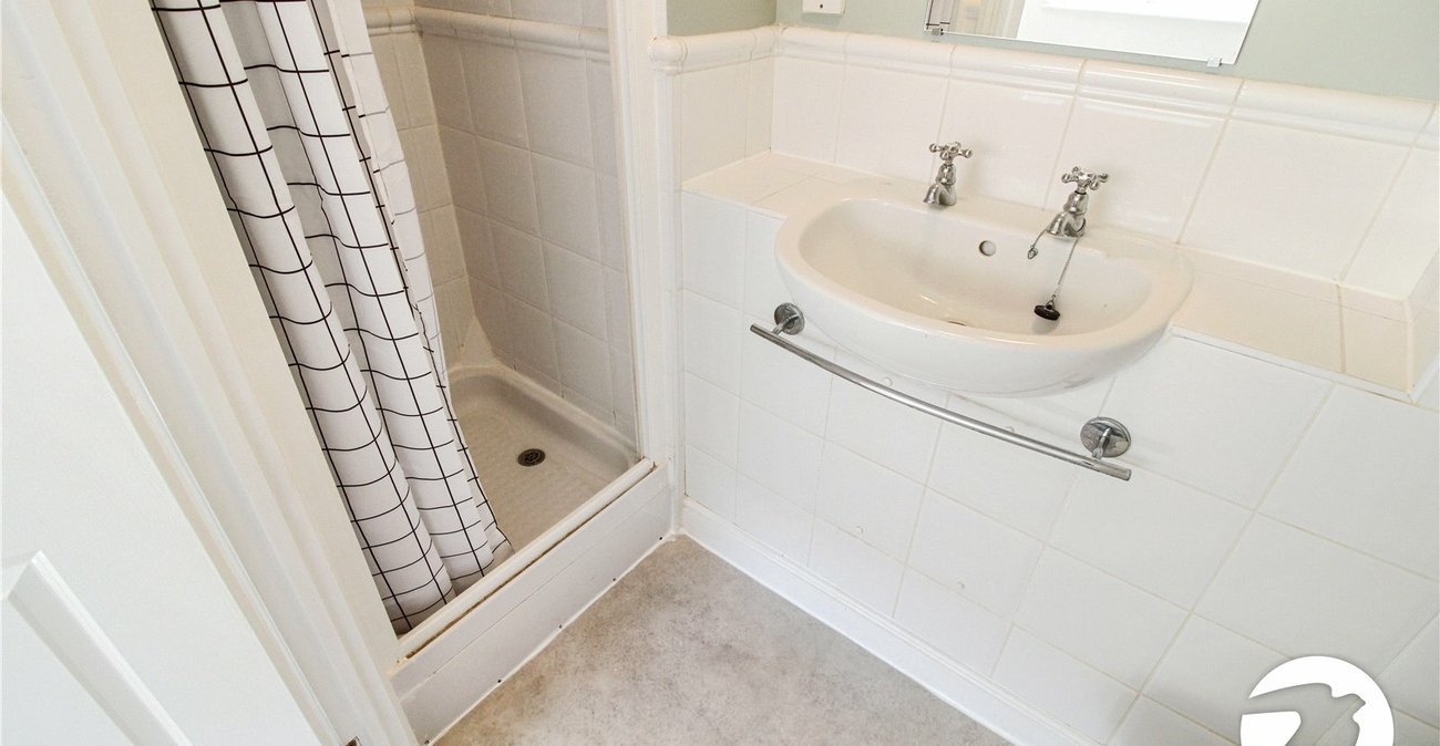2 bedroom property to rent in West Street | Robinson Michael & Jackson