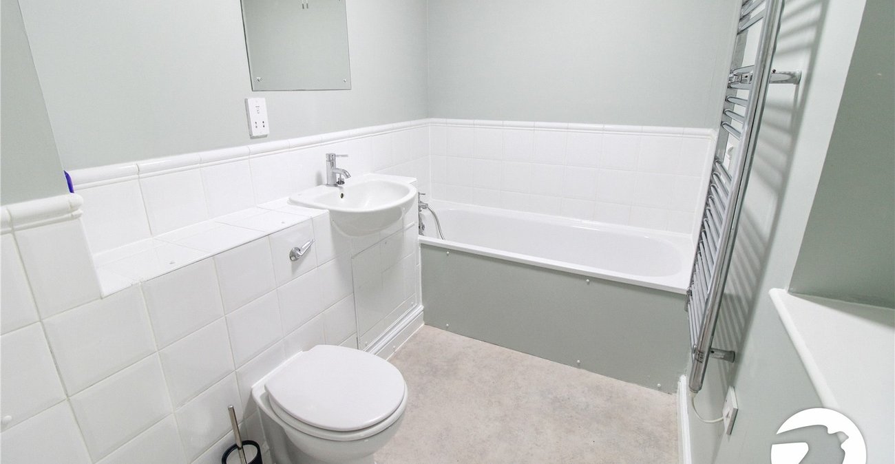 2 bedroom property to rent in West Street | Robinson Michael & Jackson