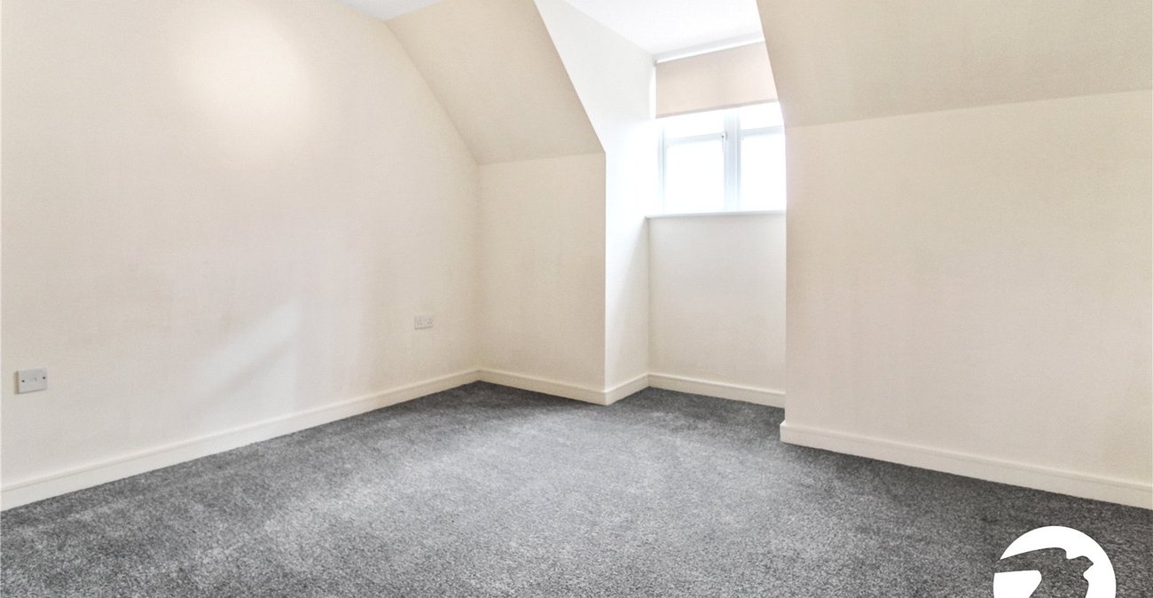 1 bedroom property to rent in Greenhithe | Robinson Michael & Jackson
