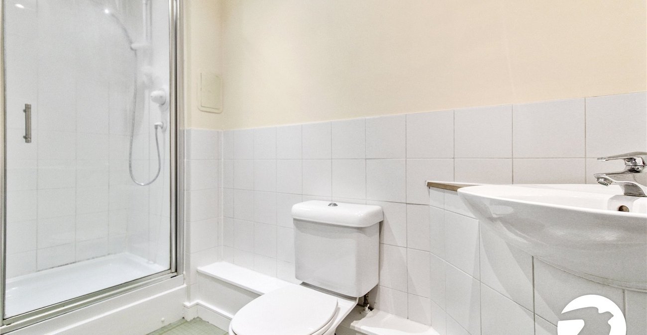 1 bedroom property to rent in Greenhithe | Robinson Michael & Jackson
