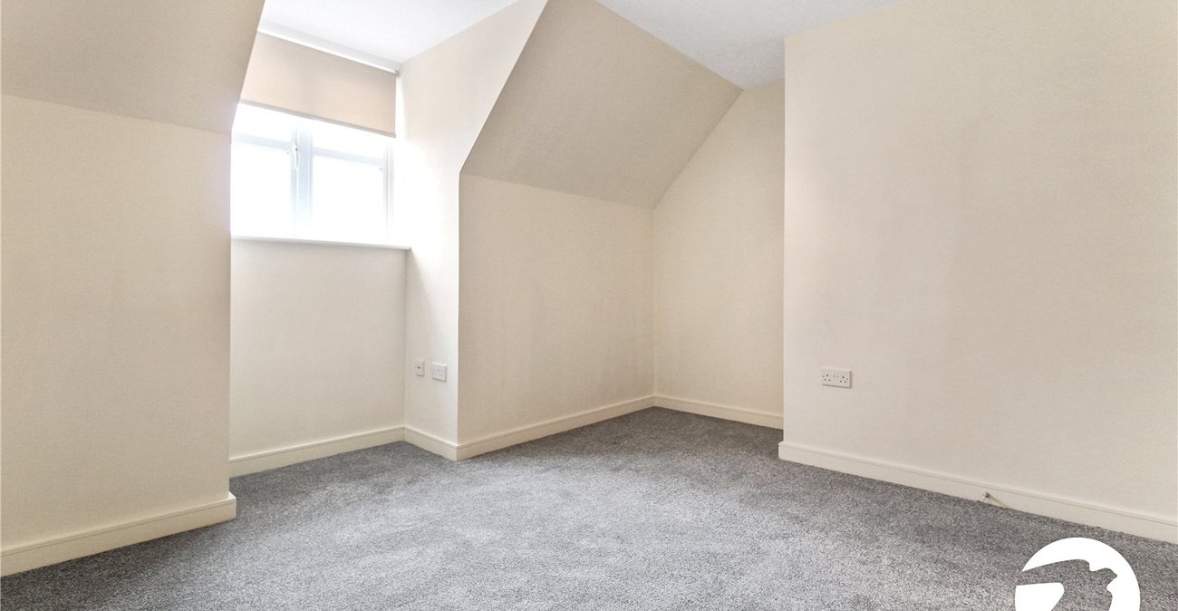 1 bedroom property to rent in Greenhithe | Robinson Michael & Jackson
