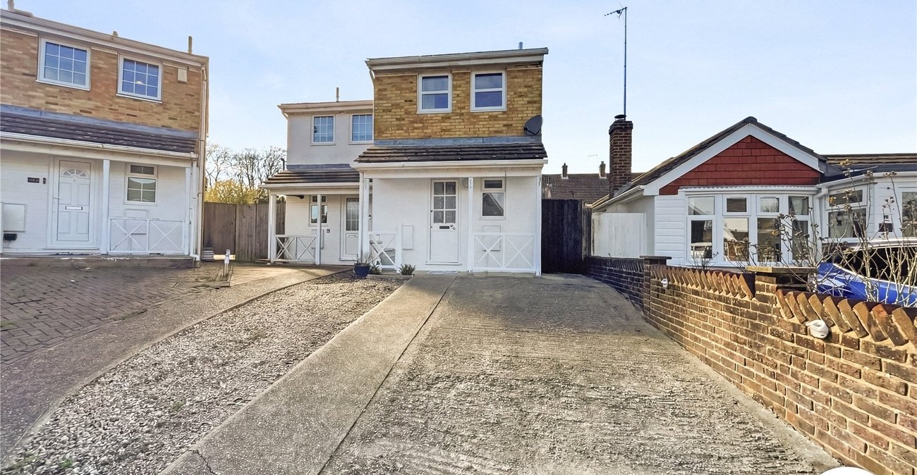 2 bedroom house to rent in Chatham | Robinson Michael & Jackson