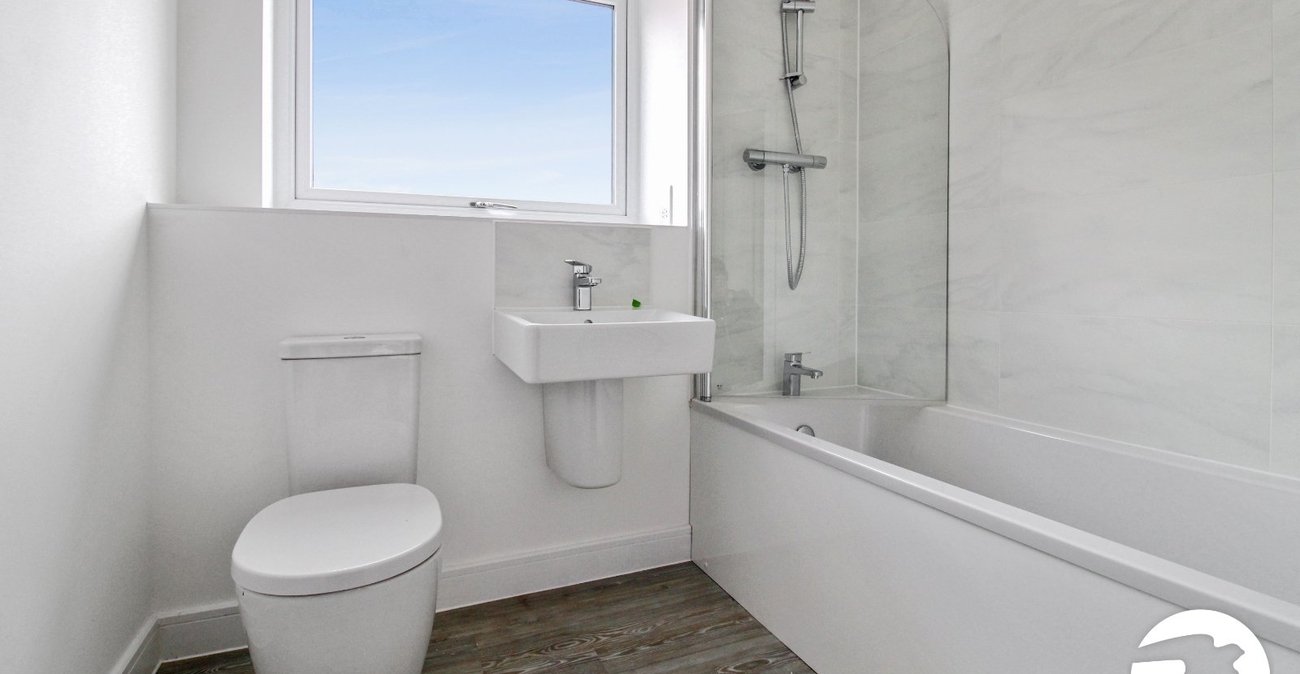 2 bedroom property to rent in Alkerden | Robinson Michael & Jackson