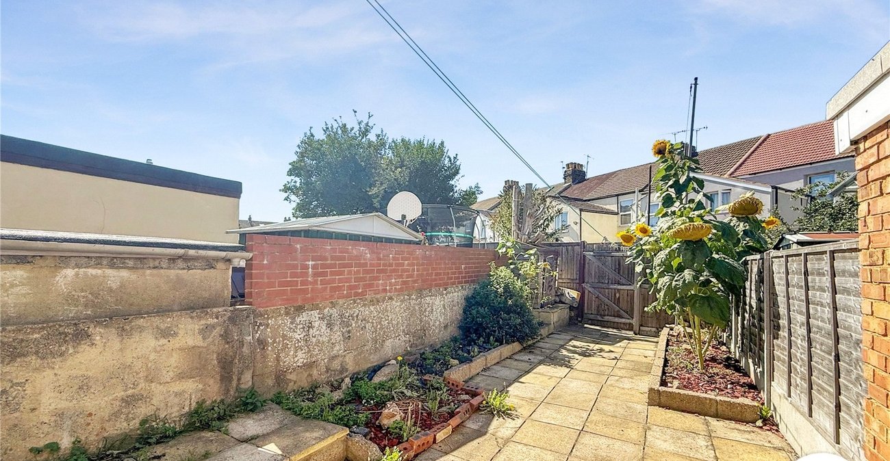 2 bedroom house to rent in Gillingham | Robinson Michael & Jackson