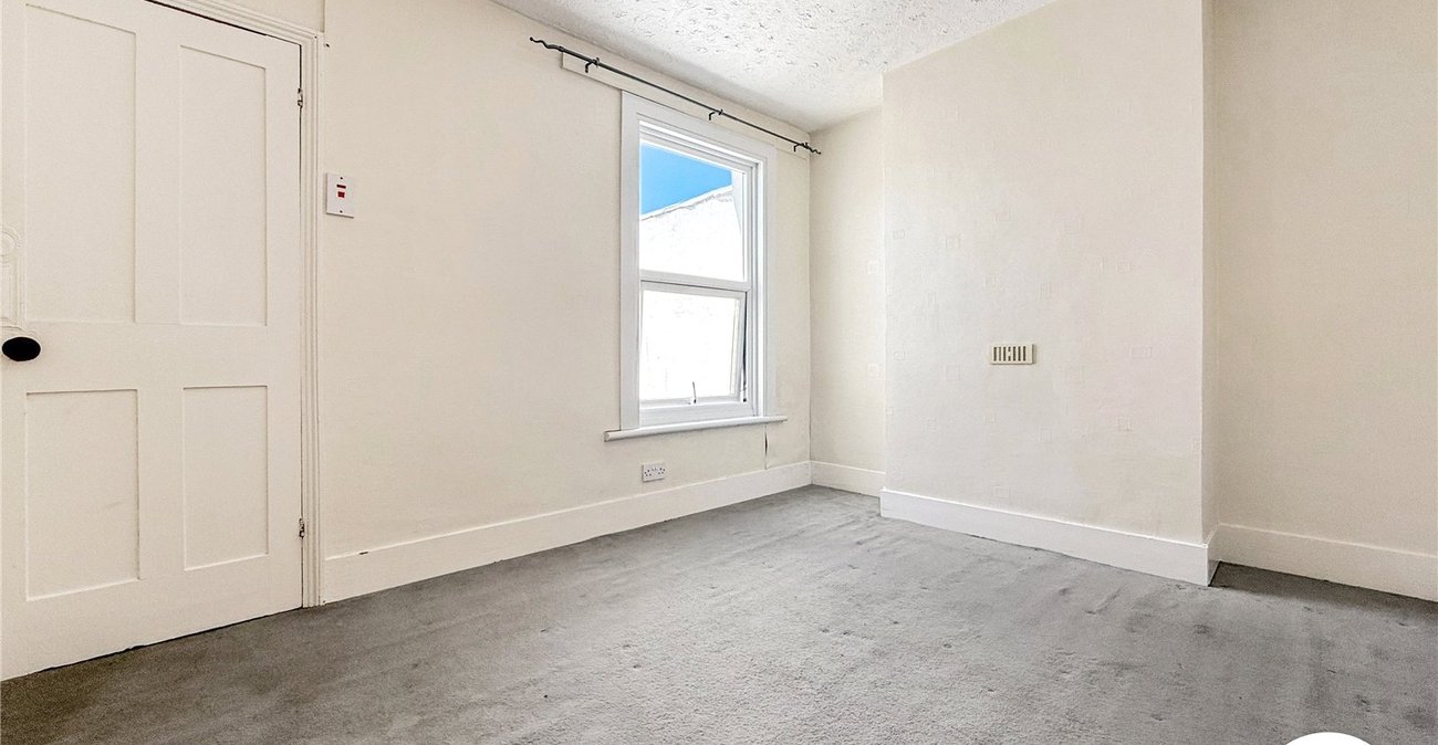 2 bedroom house to rent in Gillingham | Robinson Michael & Jackson