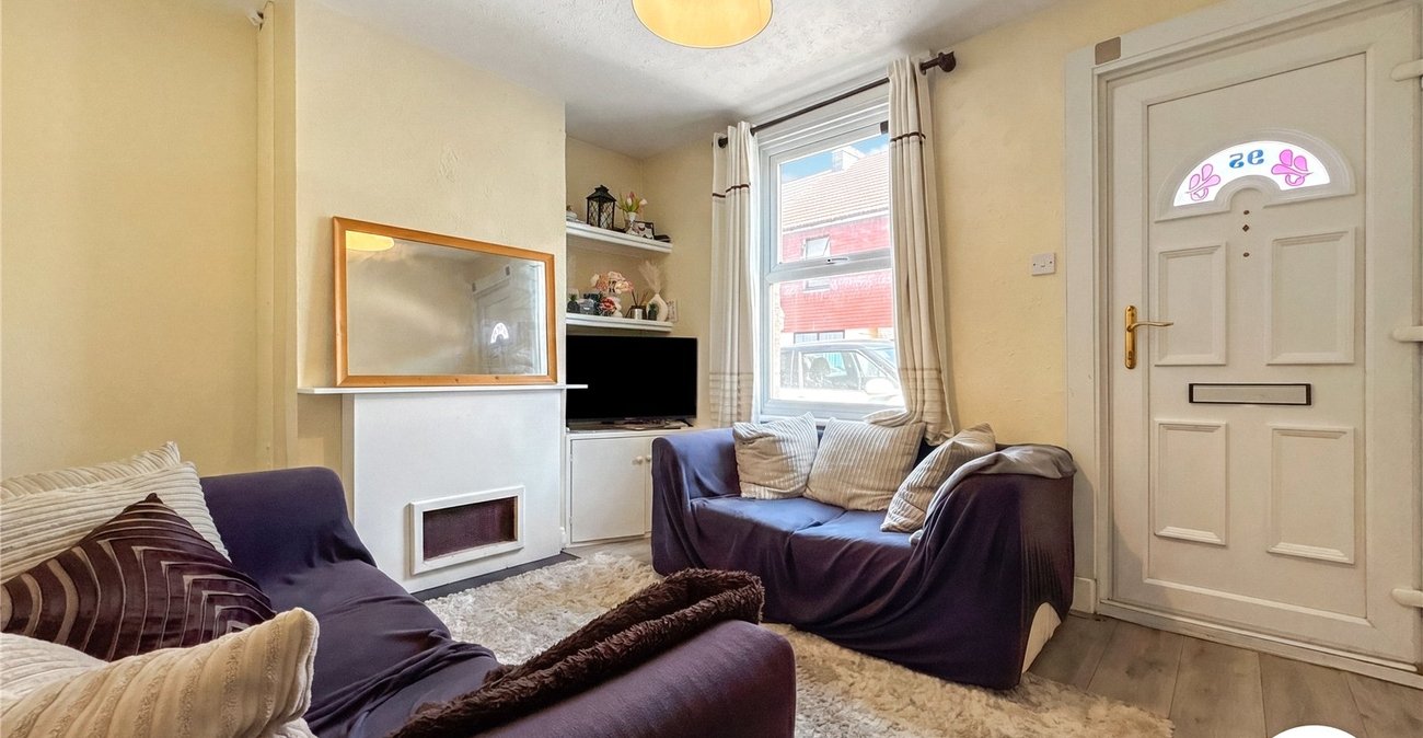 2 bedroom house to rent in Gillingham | Robinson Michael & Jackson