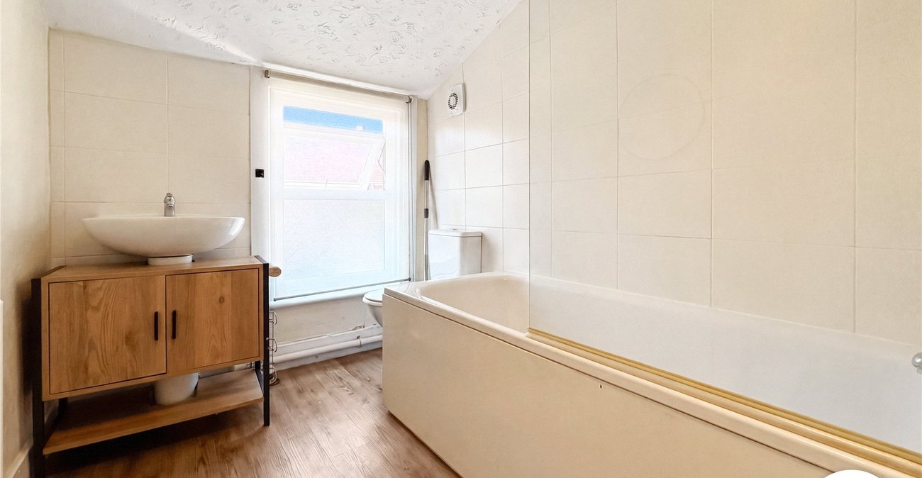 2 bedroom house to rent in Gillingham | Robinson Michael & Jackson