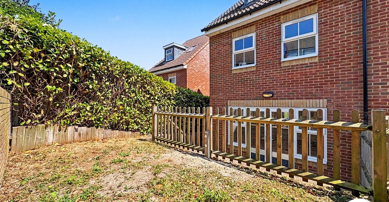 3 bedroom house to rent in Chatham | Robinson Michael & Jackson