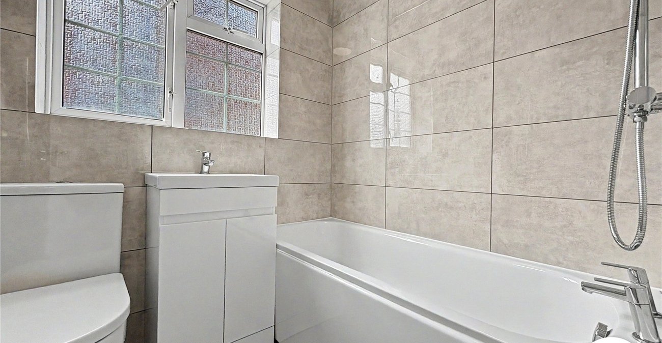 3 bedroom house to rent in Rochester | Robinson Michael & Jackson