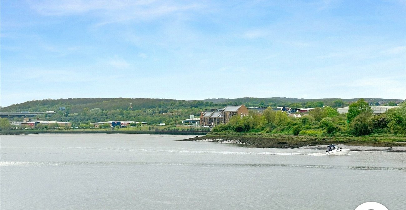 2 bedroom property to rent in Rochester | Robinson Michael & Jackson