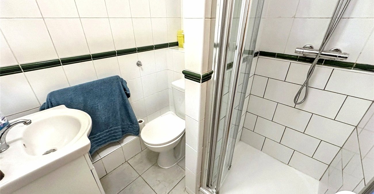 2 bedroom property to rent in Rochester | Robinson Michael & Jackson