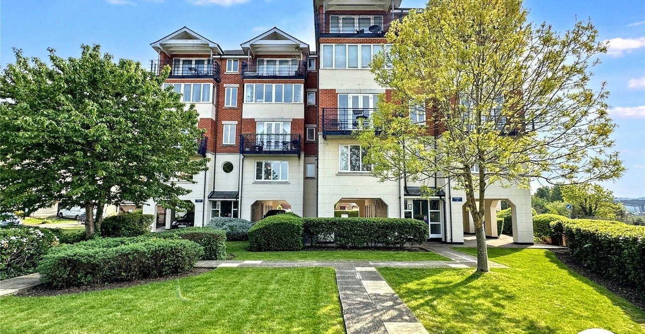 2 bedroom property to rent in Rochester | Robinson Michael & Jackson