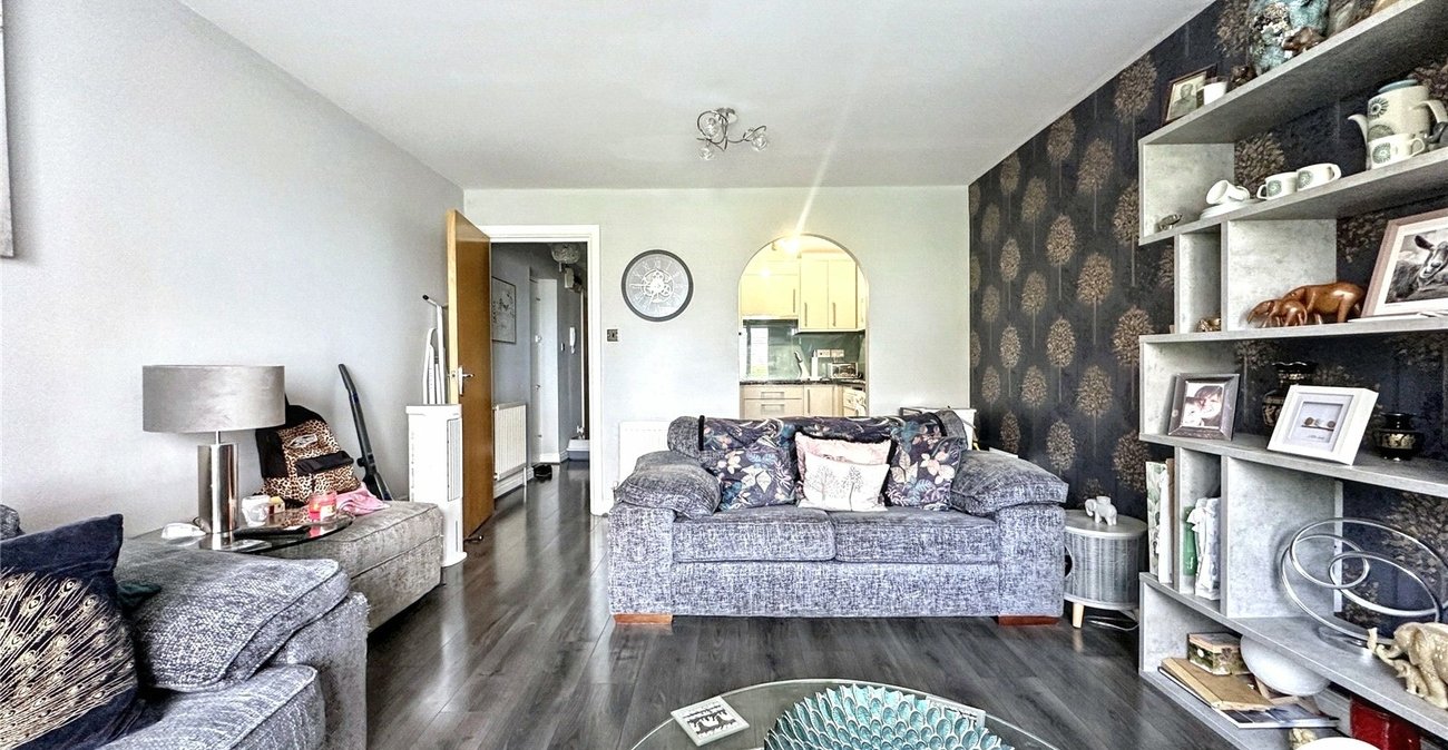 2 bedroom property to rent in Rochester | Robinson Michael & Jackson