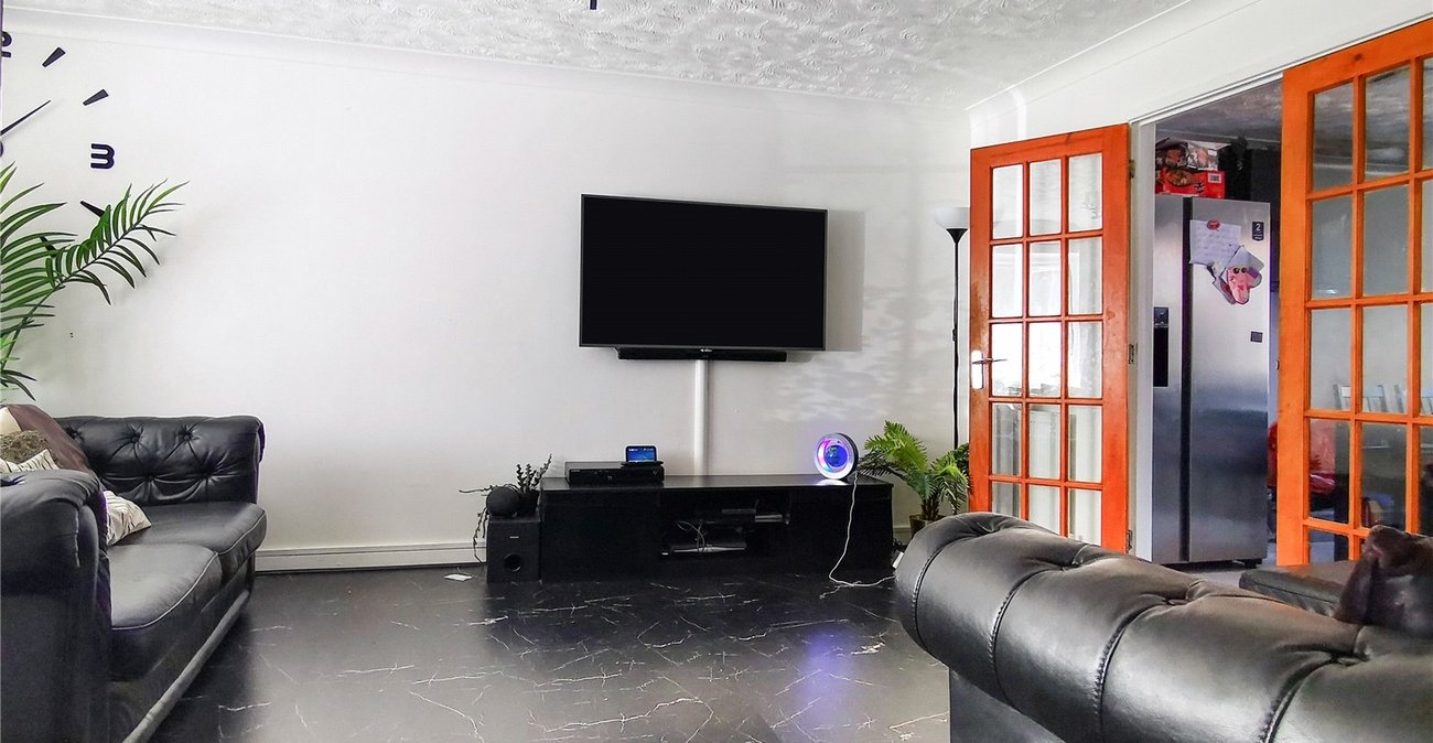 3 bedroom house to rent in Erith | Robinson Jackson