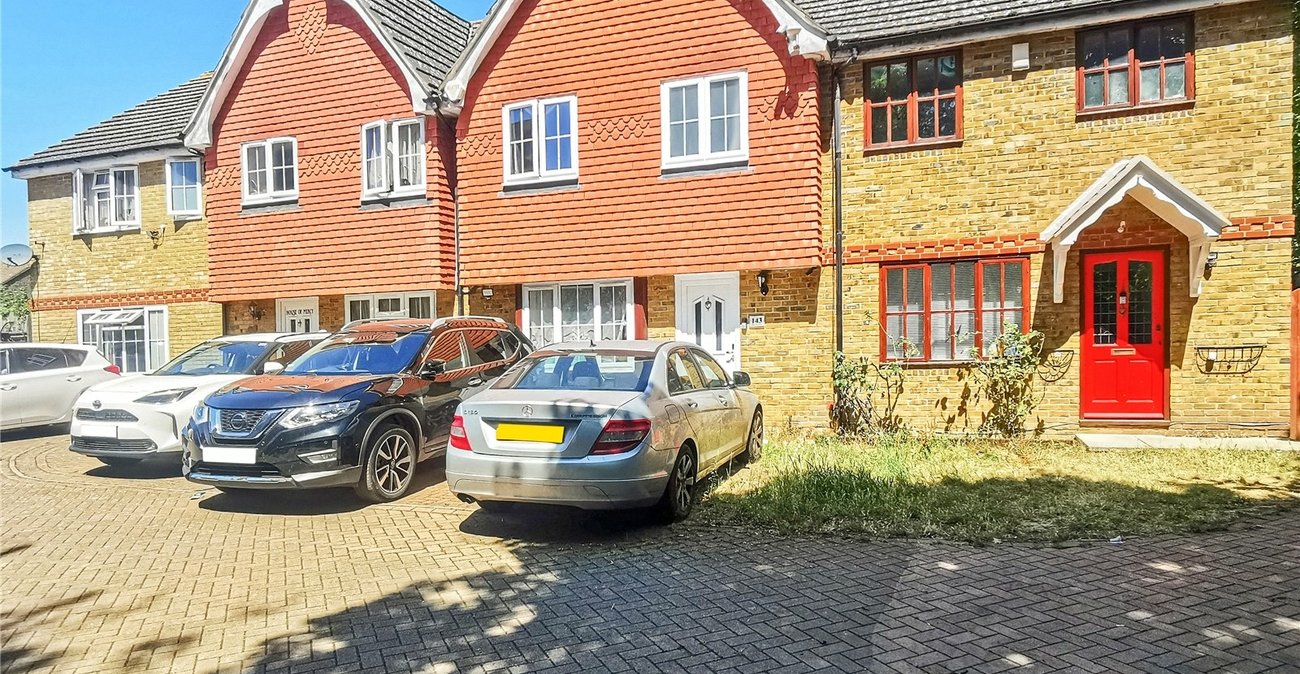 3 bedroom house to rent in Erith | Robinson Jackson